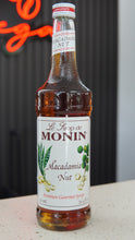 Load image into Gallery viewer, Syrups Monin (750 ml)
